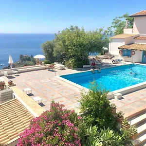*** Aparthotel Terra Rossa Italy